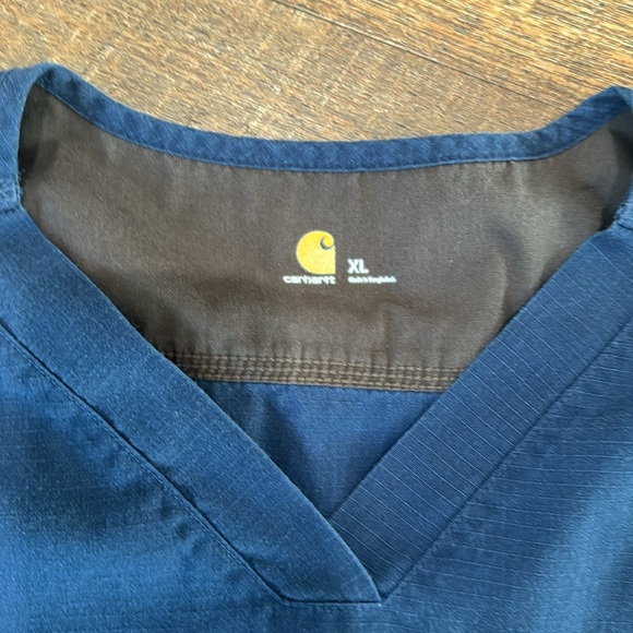 Carhartt scrubs shirt - Picture 2 of 5